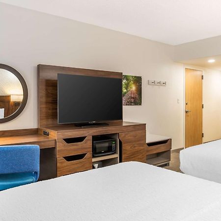 Hampton Inn Petersburg-Fort Gregg Adams Экстерьер фото