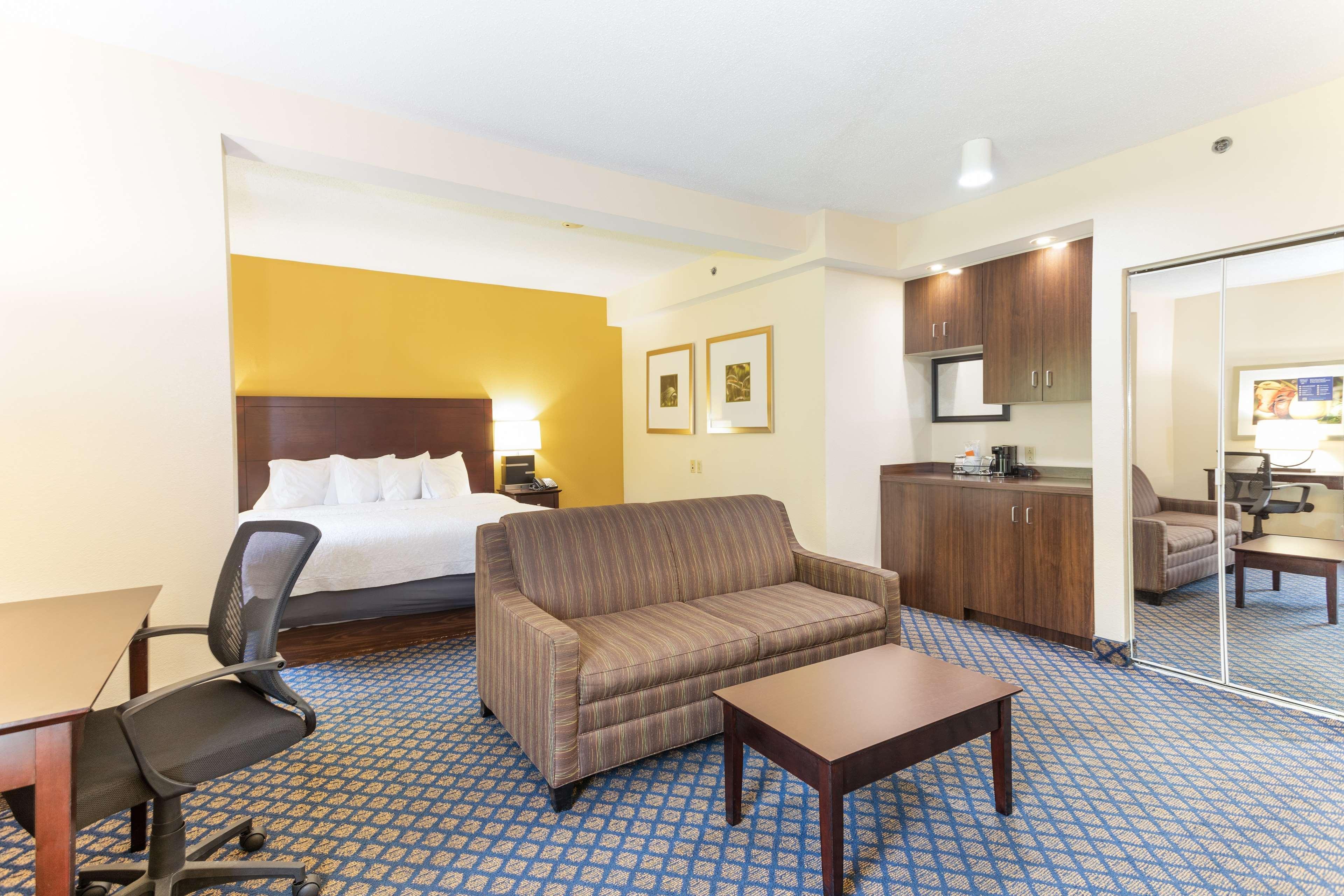 Hampton Inn Petersburg-Fort Gregg Adams Экстерьер фото